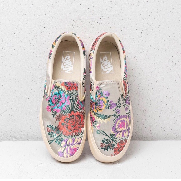 vans classic slip on festival satin